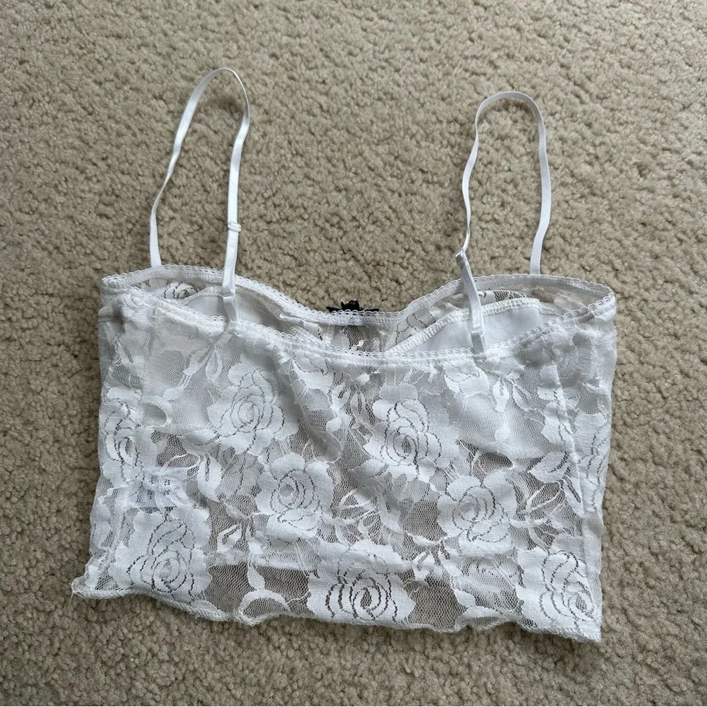 Relisted in my closet!
Boys Lie UO Urban Outfitters white cropped lace bustier - Picture 6 of 7